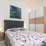 Parentium Apartment